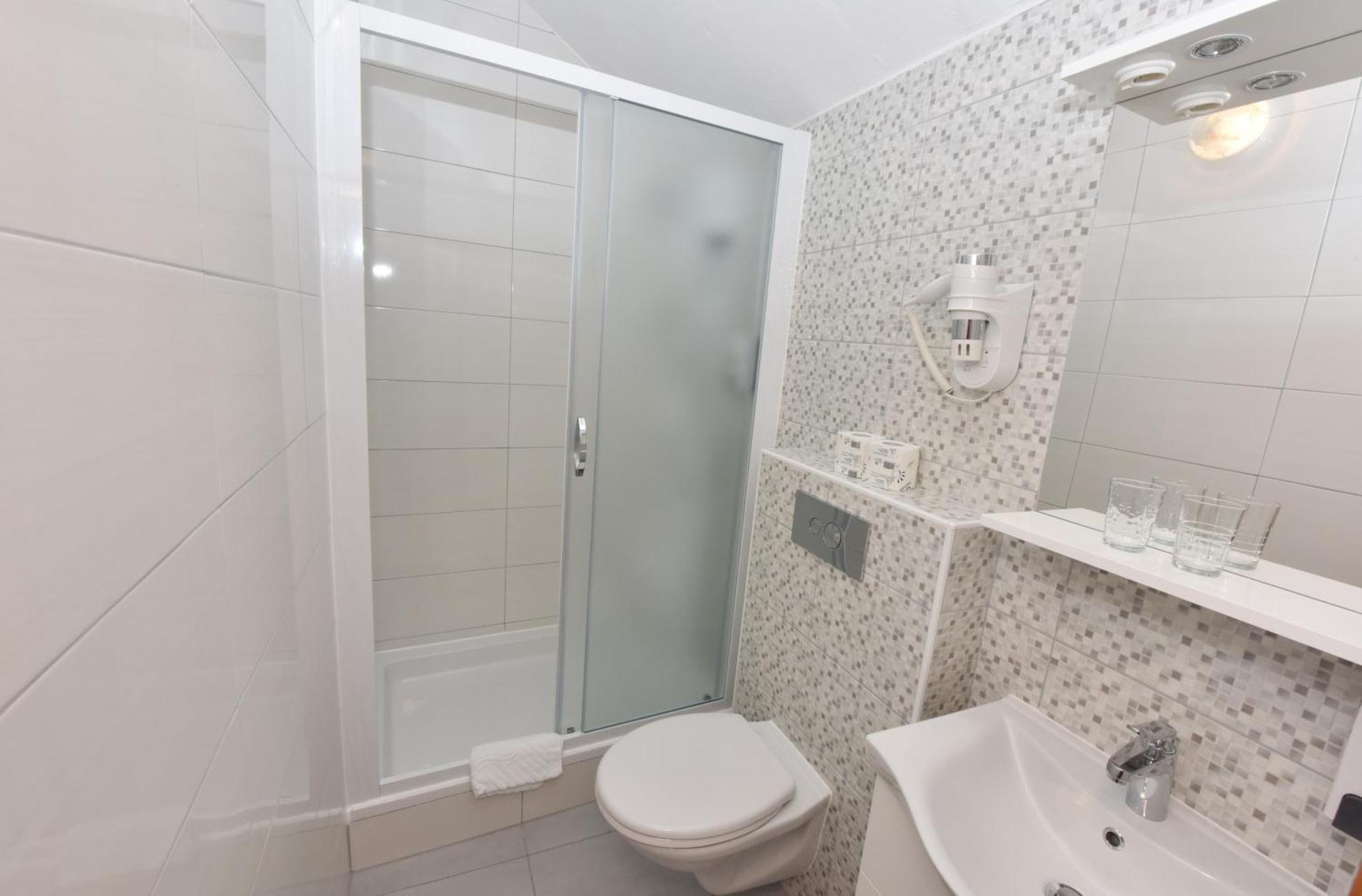 Bed and Breakfast Pansion Karoca Vodice Zewnętrze zdjęcie